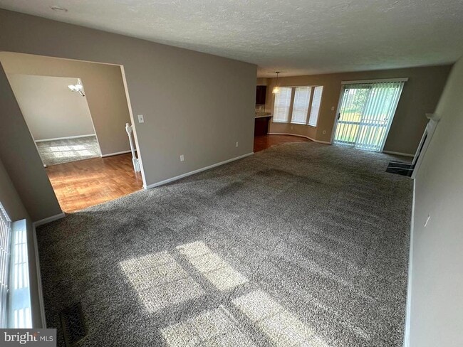 Building Photo - 2132 Robert Bowie Dr