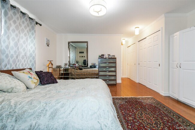 Building Photo - 12 Bond St