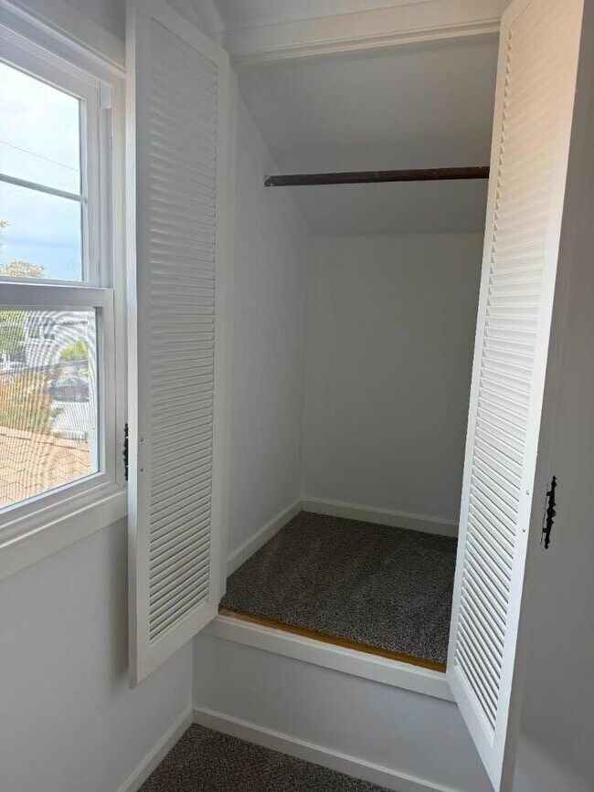 Building Photo - 1508 Davis Dr