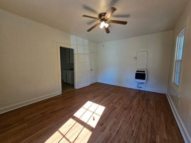 Building Photo - Hillside Ave #115