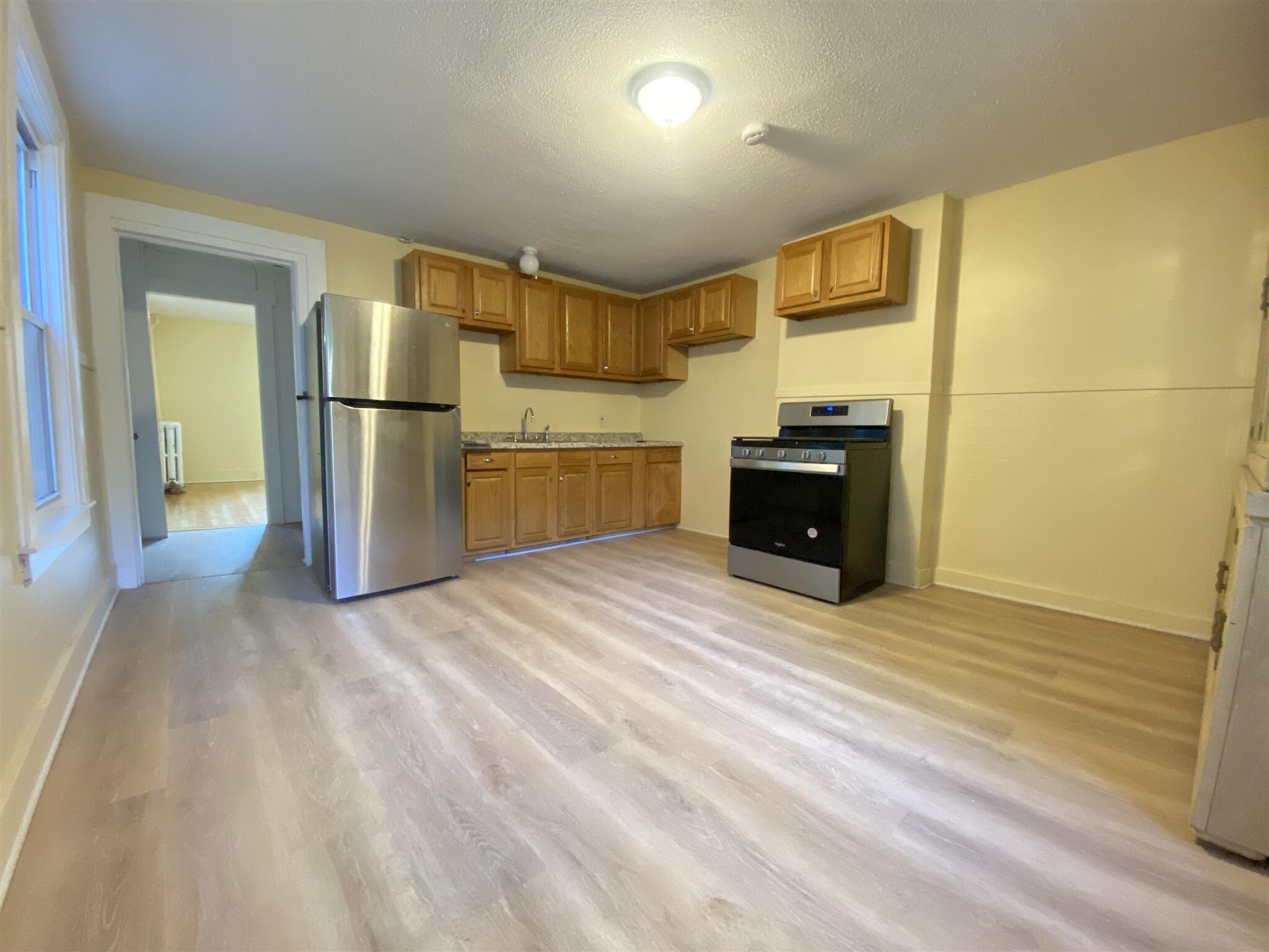 Building Photo - 153 Hamilton St