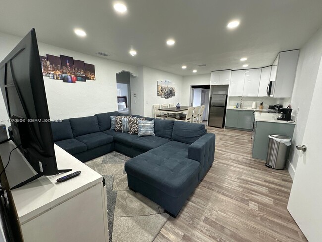 Building Photo - 1376 NW 41st St