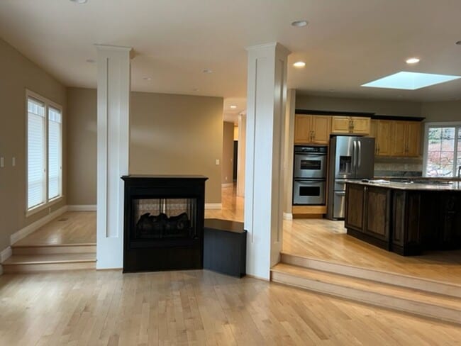 Building Photo - SPACIOUS & STYLISH CUSTOM HOME- 4 BEDROOMS...