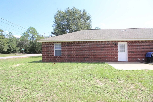 Building Photo - 2-Bed, 2-Bath Brick Duplex Near NAS Whitin...