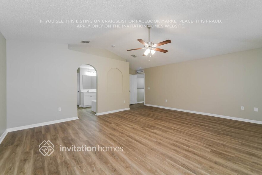 Building Photo - 2945 Ruxton Dr