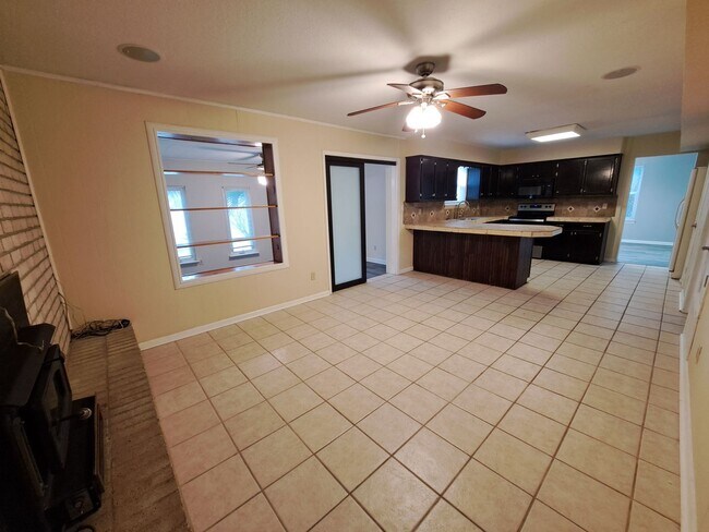 Building Photo - 7819 Hearthstone Cir