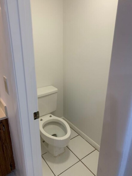 Building Photo - 3026 30th Ln