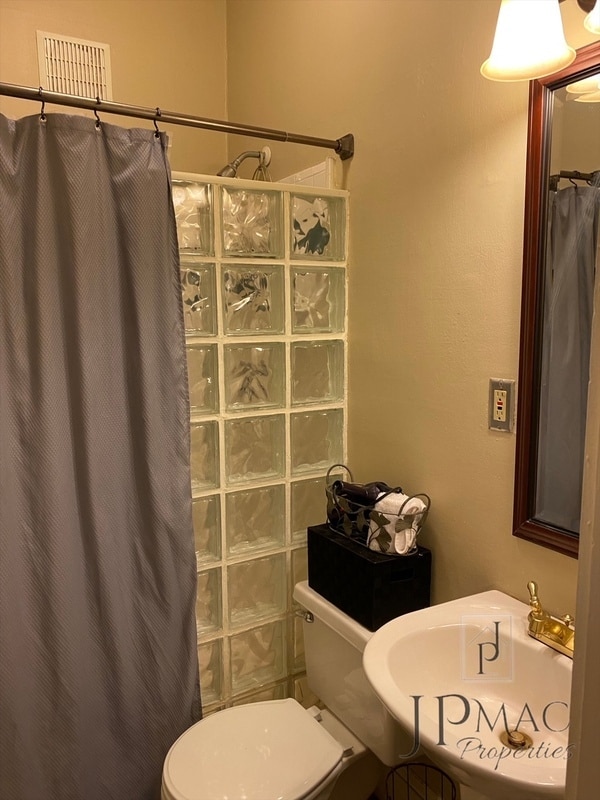 Building Photo - 30 E Faris Rd