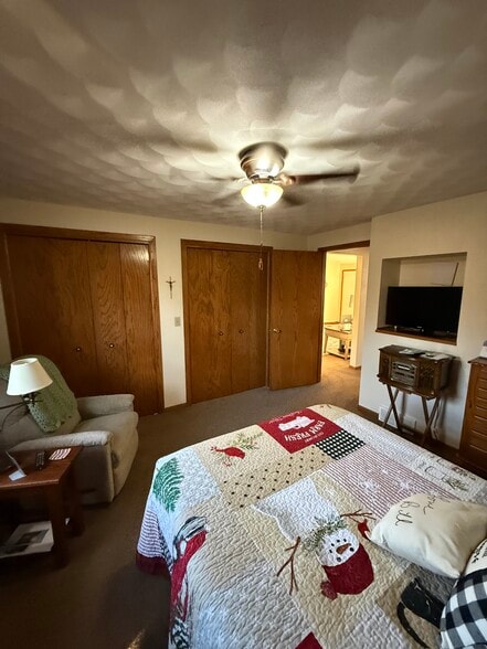 Building Photo - 520 S Kensington Dr