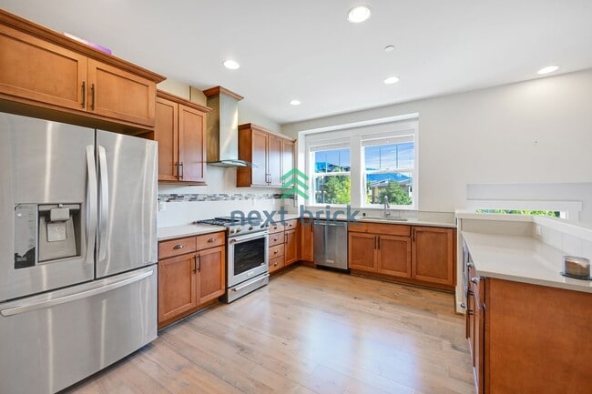 Building Photo - 3 BED & 3 BATH CONDO FOR RENT