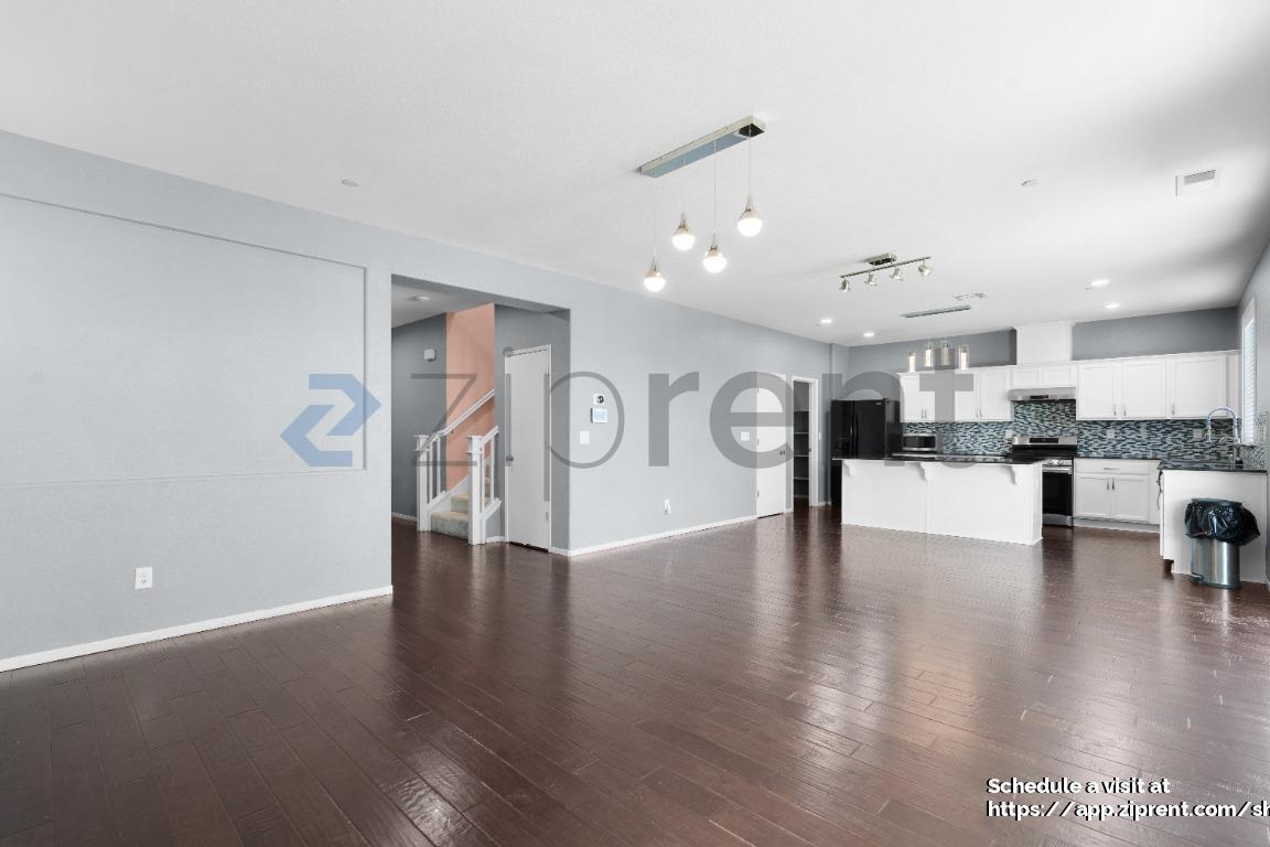 Building Photo - 7517 Hazelton Way