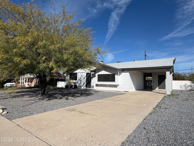 Building Photo - 8271 E Kenyon Dr