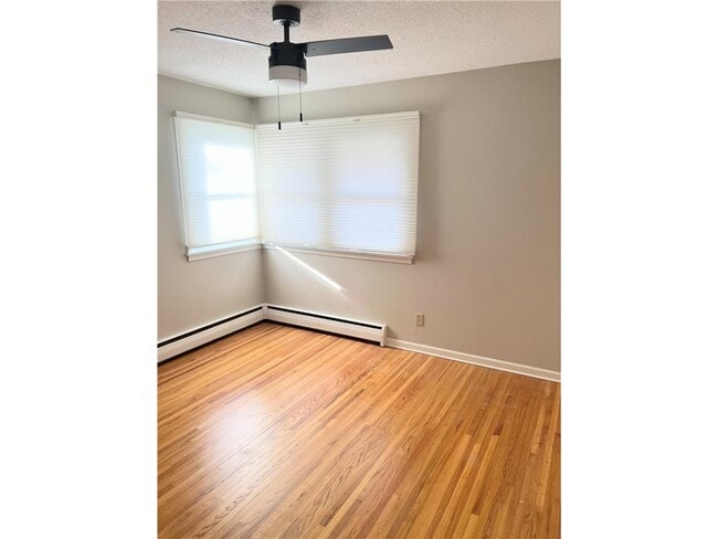 Building Photo - 13709 Country Ln