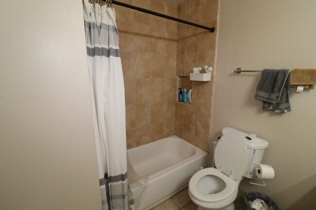 Building Photo - 178 S Shattuck Pl