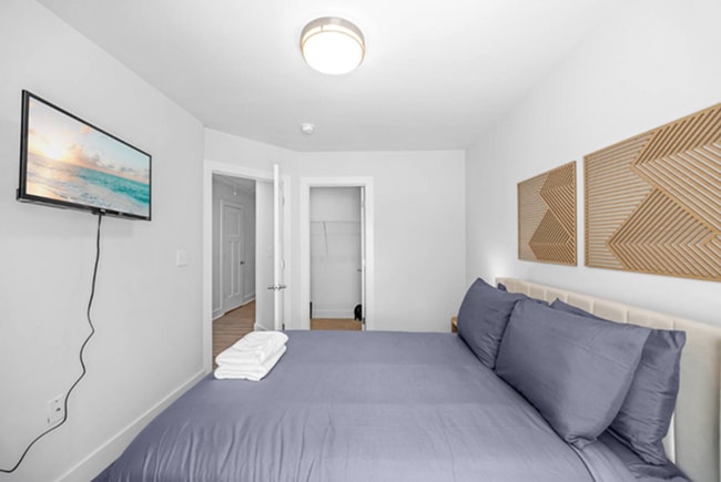 Building Photo - 3 Bed, 2.5 Bath - Lucky Penny - Furnished ...