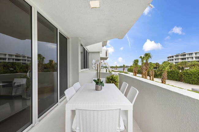 Building Photo - 2773 S Ocean Blvd