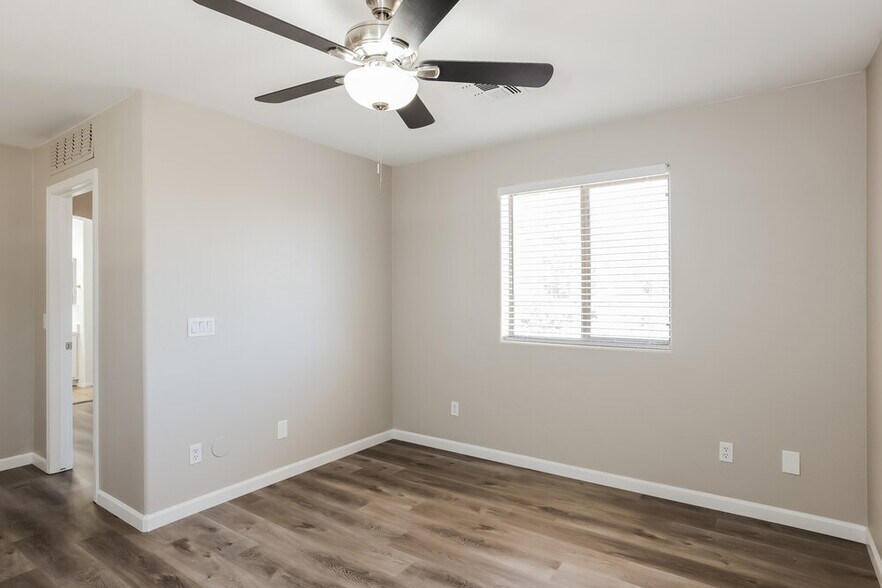 Building Photo - 15178 W Taylor St