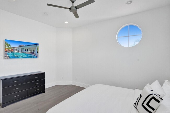 Building Photo - 1207 SW 21st St