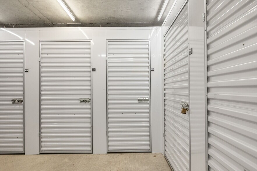 Building Photo - 1920 4th Ave