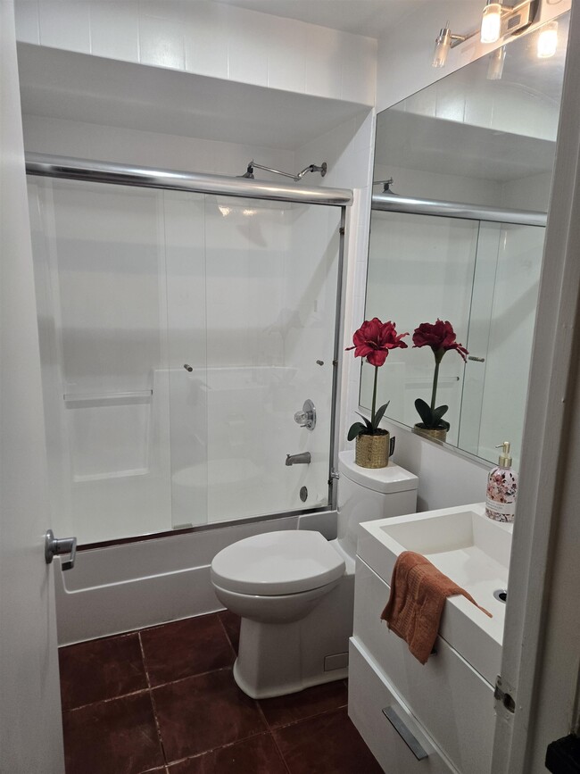 Building Photo - 603 55th St