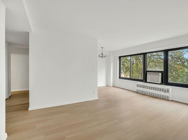 Building Photo - 33-43 14th St
