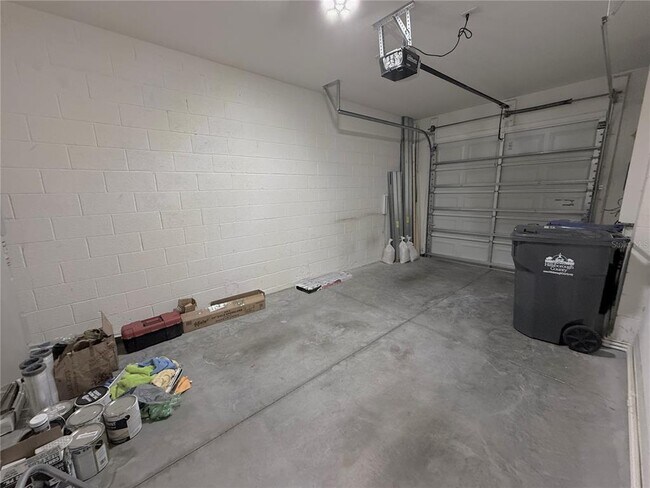 Building Photo - 10415 Butterfly Wing Ct