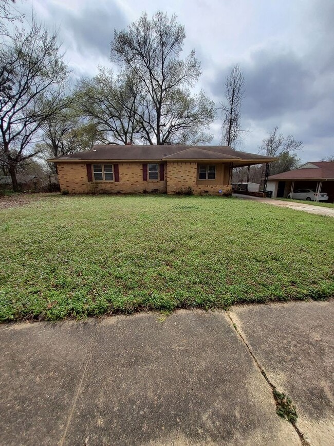 Building Photo - 1975 Wellons Ave