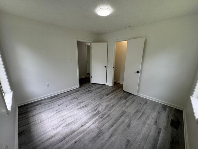 Building Photo - 3037 Summer Lake Dr