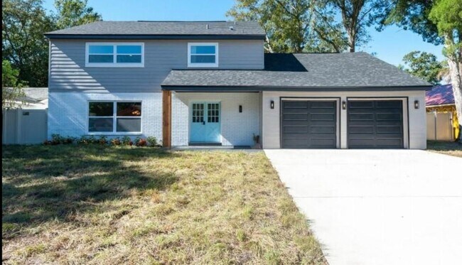 Building Photo - 14716 Carnation Dr