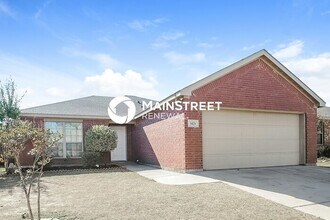 Building Photo - 3 Bedroom Pet-Friendly Home in Fort Worth, TX with Main Street Renewal