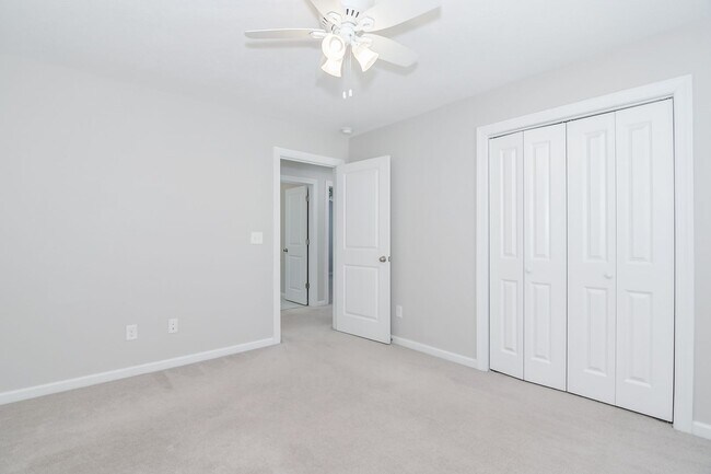Building Photo - 983 Glenhaven Dr