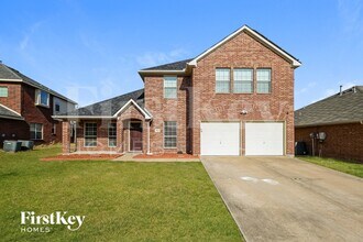 Building Photo - 3108 Silver Creek Dr