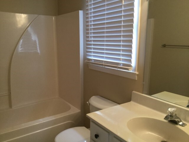 Building Photo - 905 Wonderland Pass