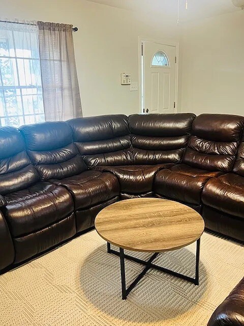 Building Photo - Room in House on E Mona Ave