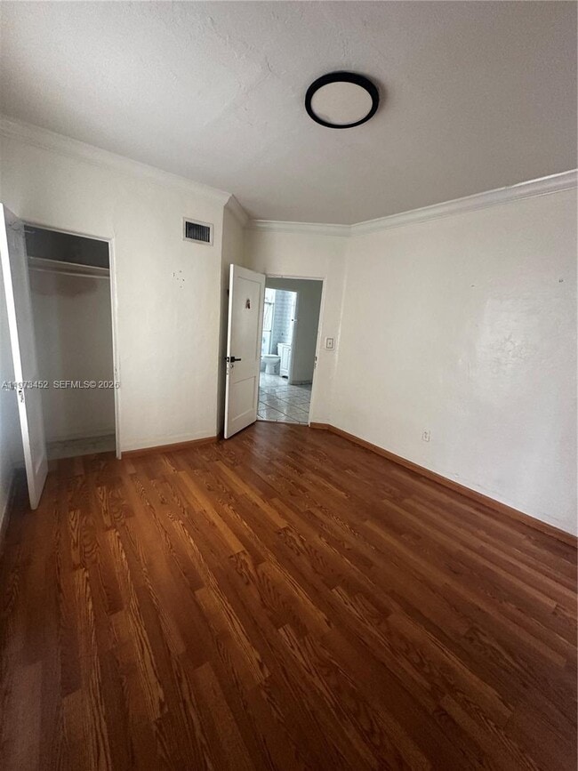 Building Photo - 3401 SW 24th Ter