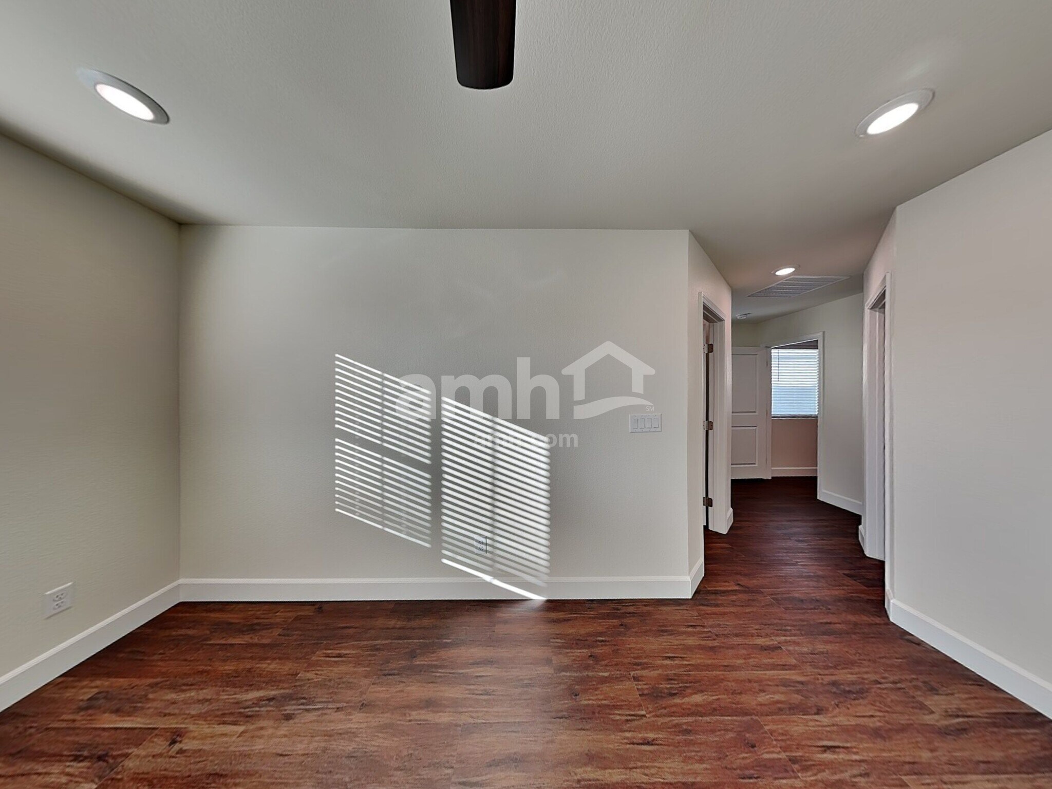 Building Photo - 836 Longwood Gdns St