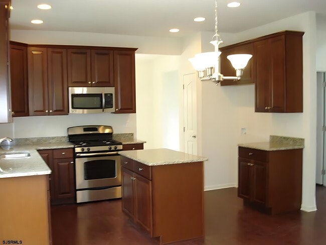 Building Photo - 3 Woodmere Avenue