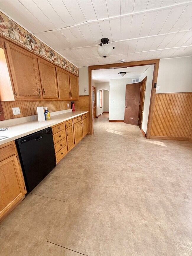 Building Photo - 56 Pine Trail