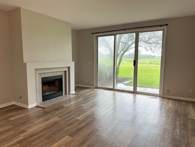 Building Photo - 179 Polaris Dr
