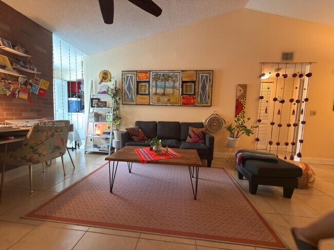 Building Photo - 12760 Vista Isles Dr