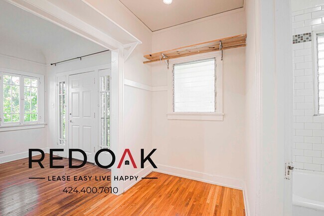 Building Photo - 806 Lucile Ave