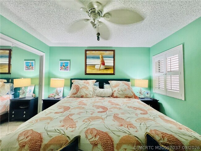 Building Photo - 10044 S Ocean Dr