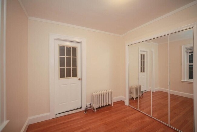 Building Photo - 35 Greycliff Rd