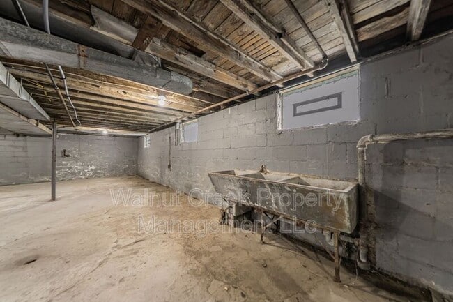 Building Photo - 839 Allison Ave