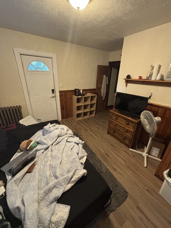 Building Photo - 61 Huntington St