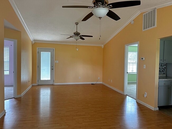 Building Photo - Knoxville three bedroom, 2 bath home for r...