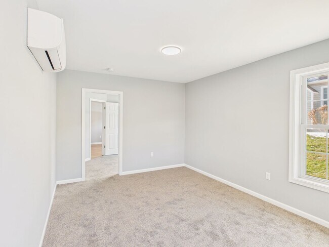 Building Photo - Beautiful Spacious Single Family in Blue Meadow Farms