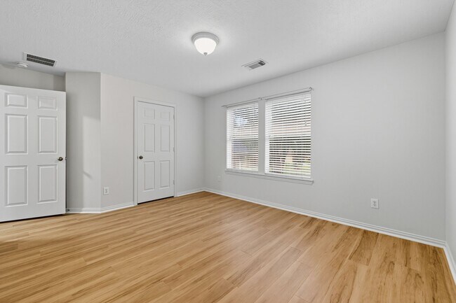 Building Photo - 28018 Wind Hawk Dr