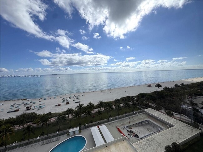Building Photo - 2899 Collins Ave