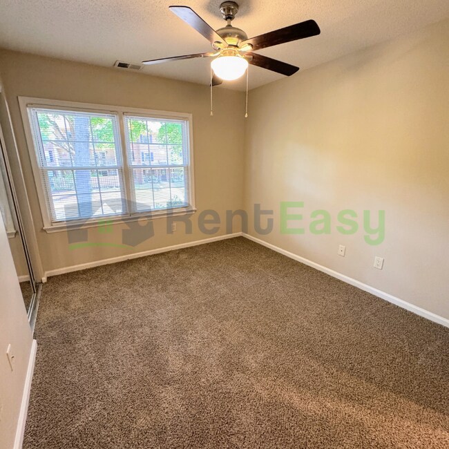 Building Photo - 401 Henley Ct